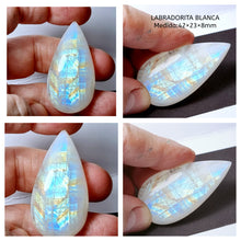 Cargar imagen en el visor de la galería, -PIEDRA LUNA- (Labradorita blanca)
