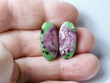 Cargar imagen en el visor de la galería, -RUBI+ZOISITA-
